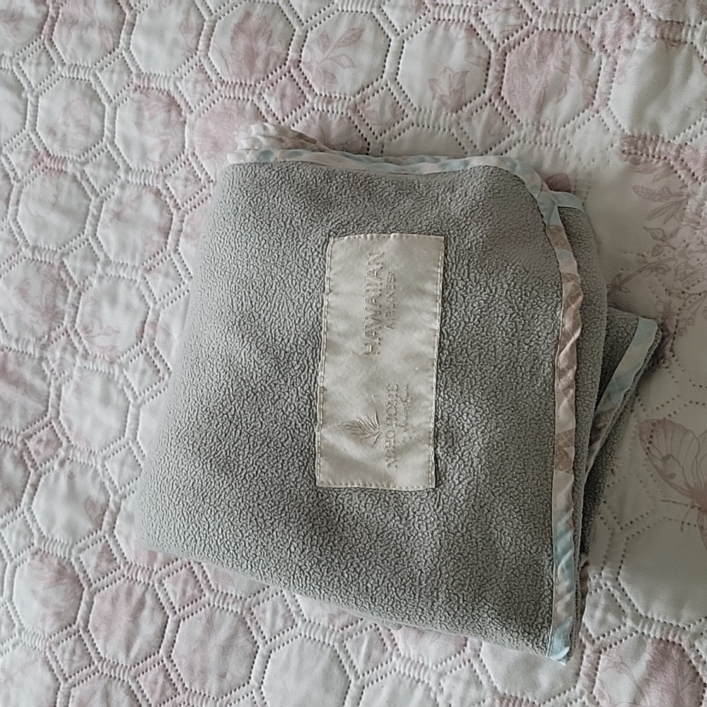 Cozy Gray Throw Blanket